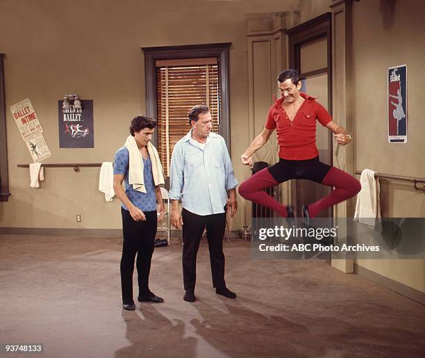 Last Tango in Newark" - Season Four - 9/21/1973, Felix and the reluctant Oscar take Edward Villella's ballet appreciation class. When Villella...