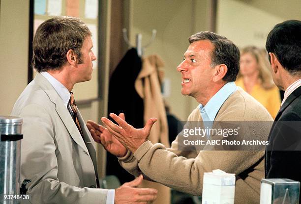 Do, I Don't" - Season One - 11/5/70, Felix ruins Harvey and Phyllis' wedding plans. Jack Klugman also stars.,