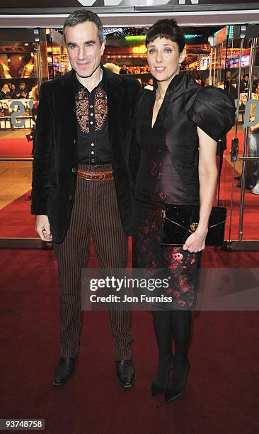 Daniel Day Lewis and wife Rebecca Miller attends the "Nine" world film premiere at the Odeon Leicester Square on December 3, 2009 in London, England.