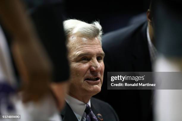 Head coach Bruce Weber of the Kansas State Wildcats speaks with his team against the Loyola Ramblers in the first half during the 2018 NCAA Men's...