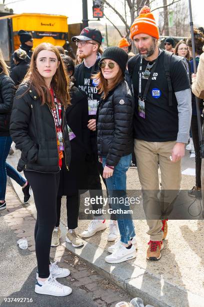Liv Freundlich, Caleb Freundlich, Julianne Moore and Bart Freundlich attend the March For Our Lives on March 24, 2018 in Washington City.