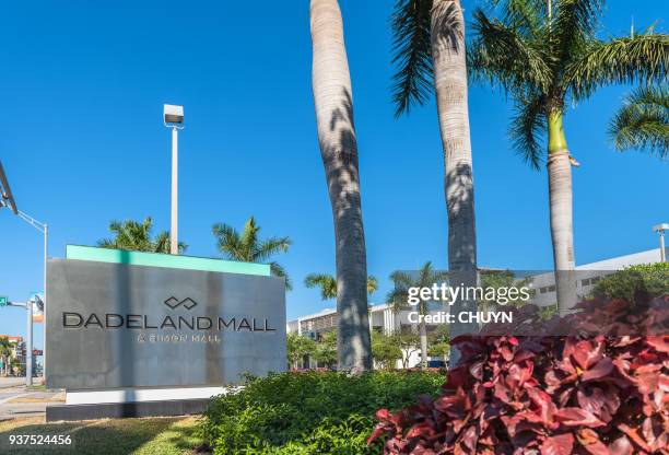 centre commercial dadeland mall - biscayne-boulevard photos et images de collection