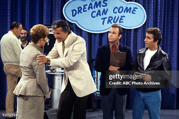 Dreams Can Come True" 11/25/80 Marion Ross, Lyle Waggoner, Extras, Henry Winkler