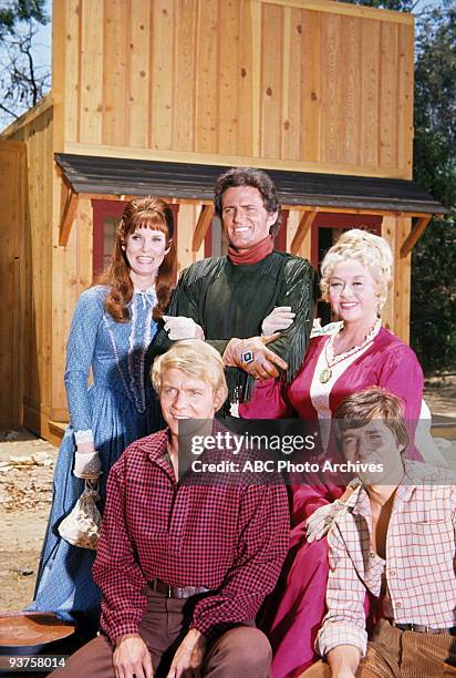 Gallery" 6/17/68 Bridget Hanley, David Soul, Robert Brown, Joan Blondell, Bobby Sherman