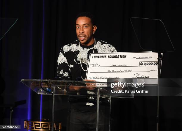 Steele Rapper 43 Steele (Rapper) Stock Photos, High-Res Pictures, and Images - Getty ...