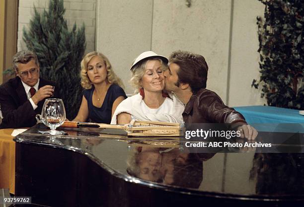 Fonzie's Old Lady" 1/4/77 Extras, Diana Hyland, Henry Winkler