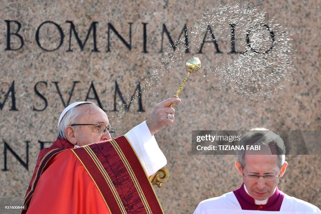 VATICAN-POPE-MASS-PALM SUNDAY-RELIGION
