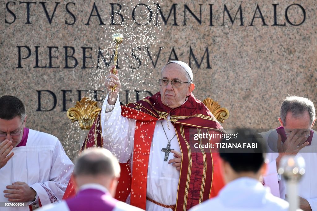 VATICAN-POPE-MASS-PALM SUNDAY-RELIGION