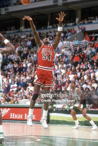 Horace Grant of the Chicago Bulls in action against the Milwaukee Bucks during an NBA basketball game circa 1990 at the Bradley Center In Milwaukee,...