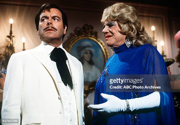 Murder is a Drag" - Season Two - 2/3/81, Jonathan and Max went undercover after Jonathan was mistaken for a hitman.,