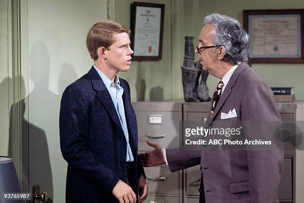 You Go to My Head" - Season Two - 6/28/74 Richie finds that he has a problem asking girls out. He reads a book about abnormal psychology and begins...