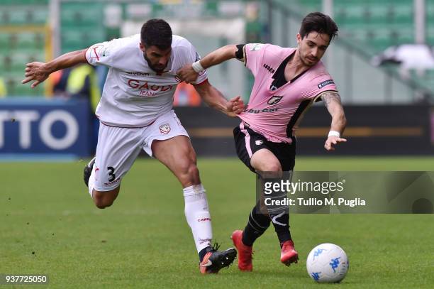 Anibal Capela of Carpi and Igor Coronado of Palermo compete for the ball during the serie B match between US Citta di Palermo and Carpi FC at Stadio...