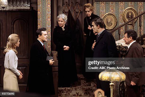 Arsenic and Old Lace" 1969 Sue Lyon, Bob Crane, Helen Hayes, Lillian Gish, Fred Gwynne, Jack Gilford