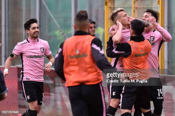 Antonino La Gumina of Palermo celebrates after scoring his team's third goal during the serie B match between US Citta di Palermo and Carpi FC at...