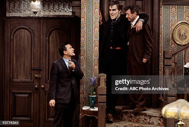 Arsenic and Old Lace" 1969 Bob Crane, Fred Gwynne, Jack Gilford