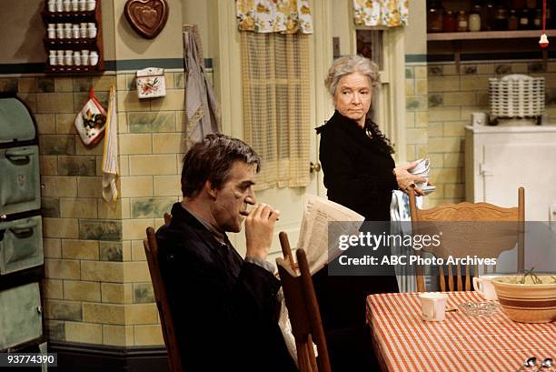 Arsenic and Old Lace" 1969 Fred Gwynne, Helen Hayes