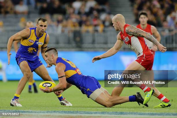 Elliot Yeo of the Eagles in action during the round one AFL match between the West Coast Eagles and the Sydney Swans at Optus Stadium on March 25,...