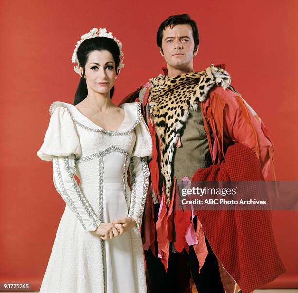 Carol Lawrence, Robert Goulet