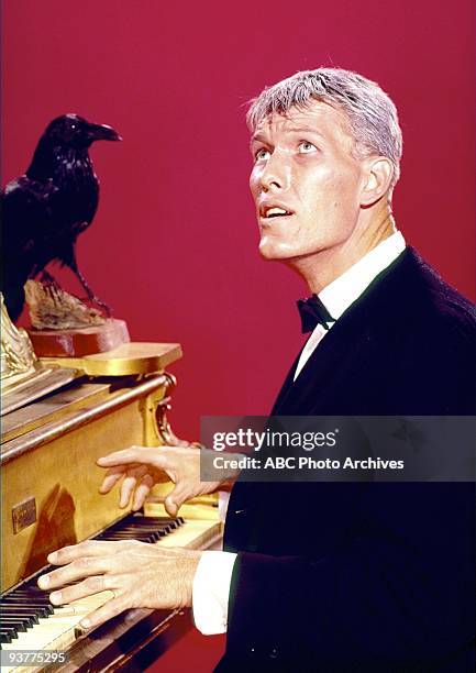 Lurch Butler The Addams Family 1964 Photos and Premium High Res Pictures - Getty Images