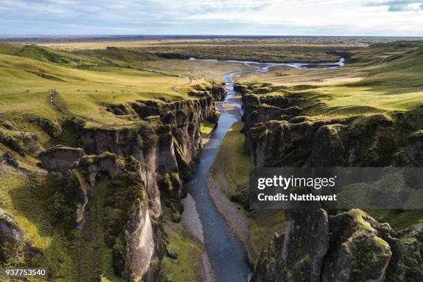 the fjadrargljufur river canyon in south iceland. - canon stock-fotos und bilder