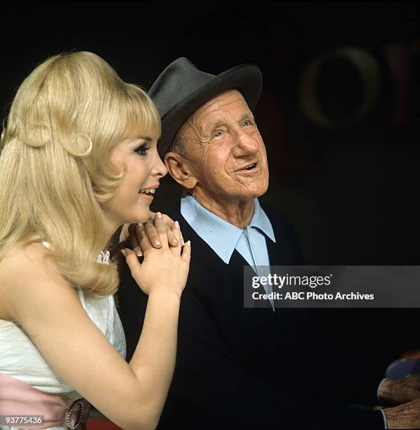 Barbara Eden, Jimmy Durante