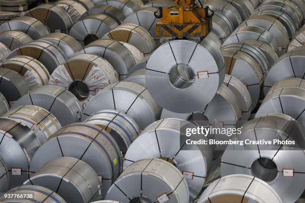 534 Giant Magnet Stock Photos, High-Res Pictures, and Images - Getty Images