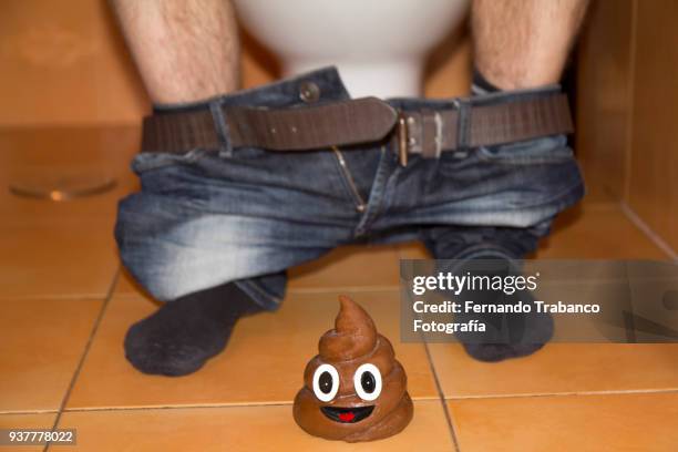 man shitting - men taking a dump stock pictures, royalty-free photos & images