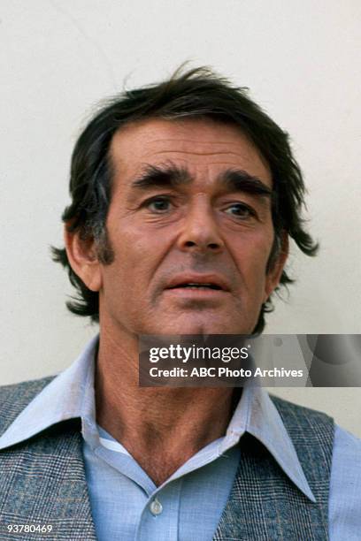 Season Two - "The Running Man" 1/24/76 Stuart Whitman