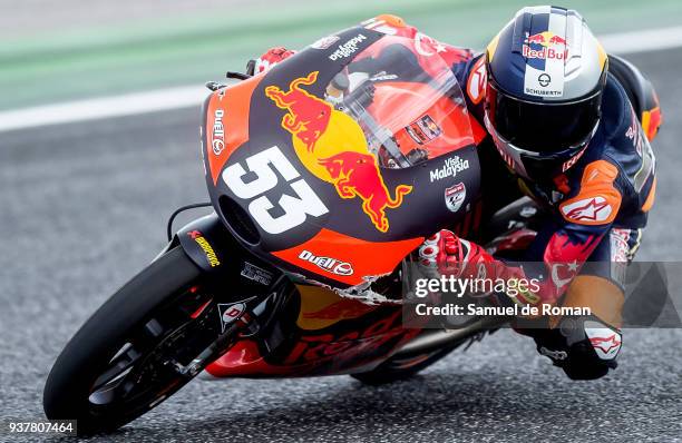 Rider Deniz Oncu of Turkey and KTM team in action during the Moto3 Junior World Championship in Estoril on March 25, 2018 in Estoril, Portugal.