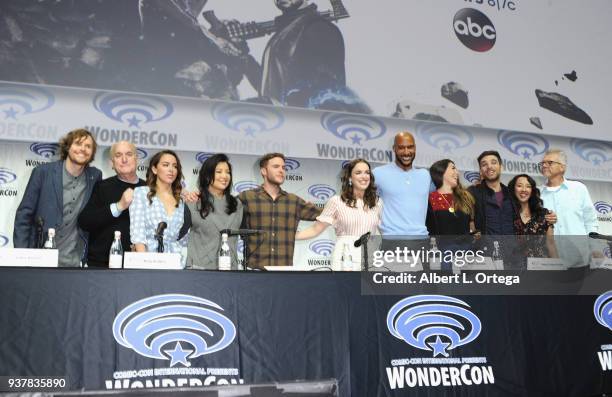 Jed Whedon, Jeph Loeb, Chloe Bennett, Ming Na Wen, Iain De Caestecker, Elizabeth Henstridge, Henry Simmons, Natalia Cordova-Buckley,Jeff Ward,...