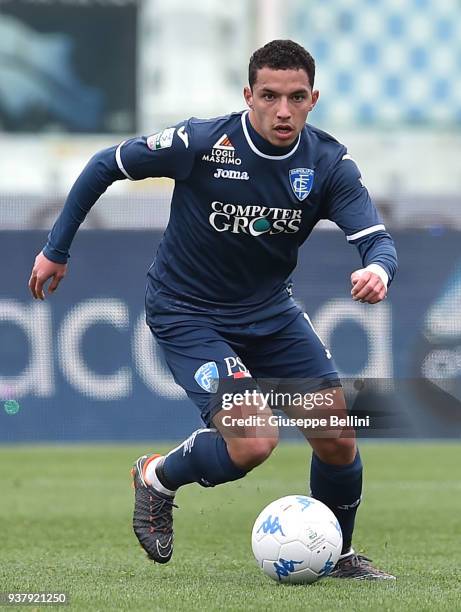 Ismael Bennacer of Empoli FC in action during the serie B match between Pescara and Empoli FC at Adriatico Stadium on March 25, 2018 in Pescara,...