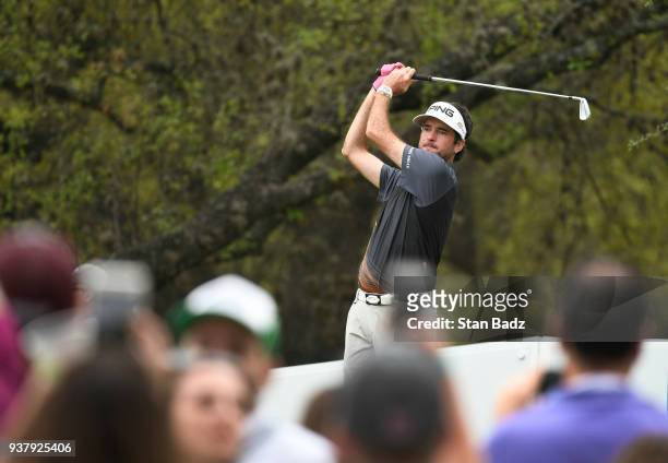 Bubba Watson hits a tee shot on the tenth hole during the championship match at the World Golf Championships-Dell Technologies Match Play at Austin...