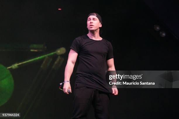 The DJ Hardwell performs live on stage during the third day of Lollapalooza Brazil Festival at Interlagos Racetrack on March 25, 2018 in Sao Paulo,...