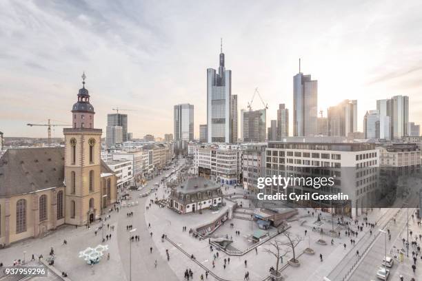 aerial view of frankfurt hauptwache and skyline - deutsche kultur stock-fotos und bilder