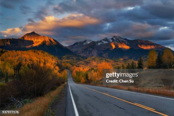 road to the fall - san miguel range stockfoto's en -beelden