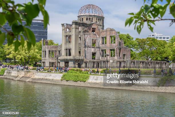 atomic dome in hiroshima - atomic bombing of hiroshima fotografías e imágenes de stock