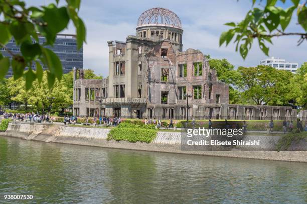 atomic dome in hiroshima - atoombom stockfoto's en -beelden