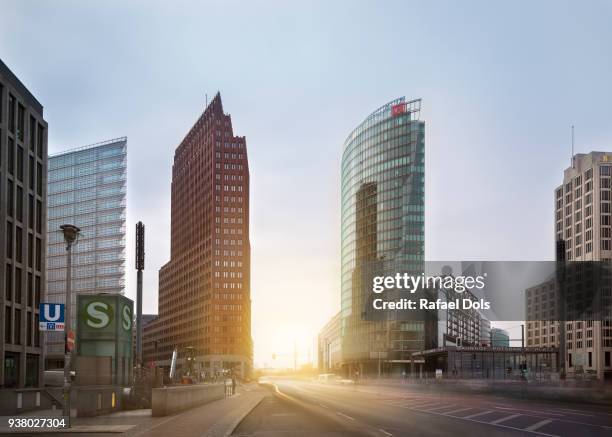 potsdamer platz at sunset, berlin - postdamer platz stock-fotos und bilder