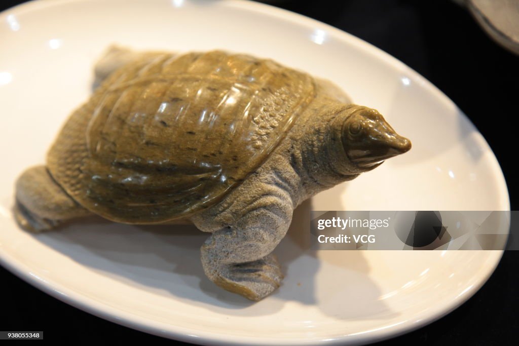 Stone-made Manchu Han Imperial Feast Exhibited In Xi'an