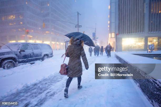 blizzard - schneesturm stock-fotos und bilder
