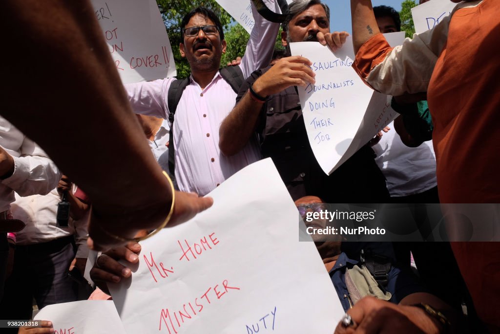 Journalists protest against Delhi Police