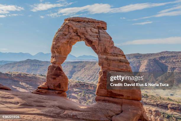 delicated arch - arches nationalpark stock-fotos und bilder
