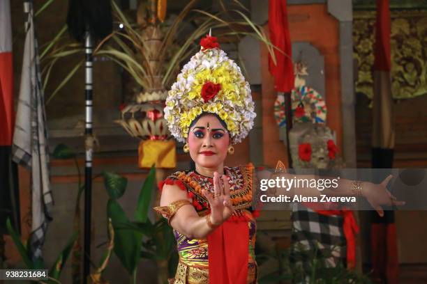 balinese dancer - alena zvereva stock-fotos und bilder