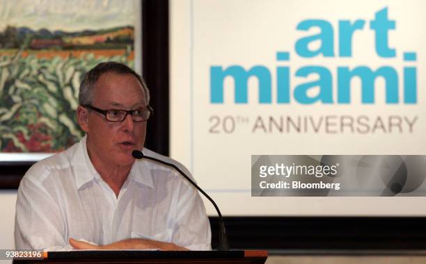 Asher B. Edelman of Edleman Arts in New York speaks during Art Miami in Miami, Florida, U.S., on Thursday, Dec. 3, 2009. A dozen U.S. Marshals and...