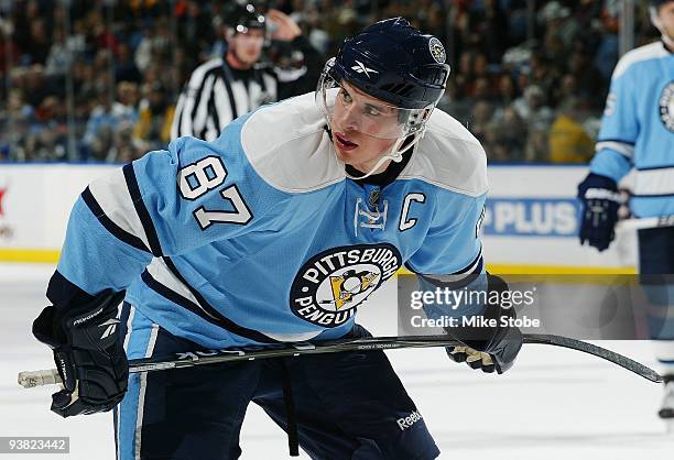 Sidney Crosby of the Pittsburgh Penguins skates against the New York Islander on November 27, 2009 at Nassau Coliseum in Uniondale, New York....