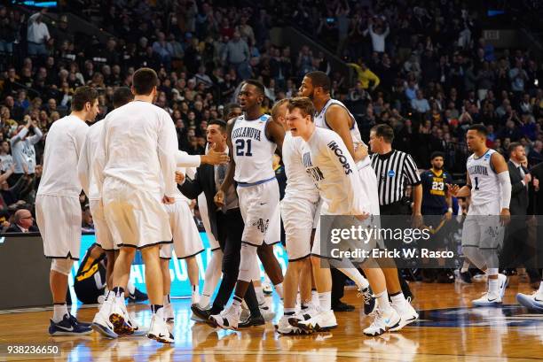 Playoffs: Villanova Dhamir Cosby-Roundtree with teammates during game vs West Virginia at TD Garden. Boston, MA 3/23/2018 CREDIT: Erick W. Rasco