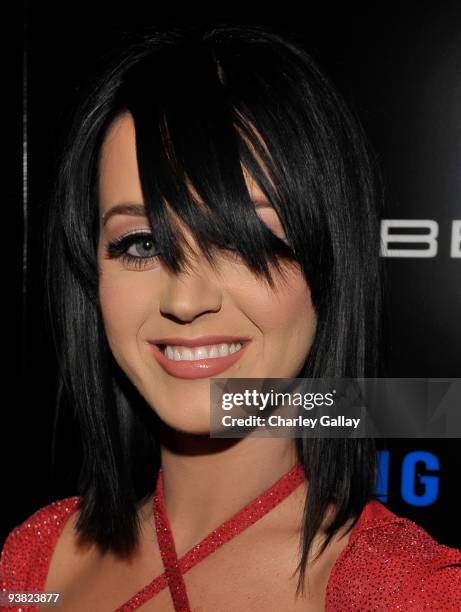 Singer Katy Perry arrives at the Samsung Behold II launch event at Boulevard3 on November 18, 2009 in Los Angeles, California.