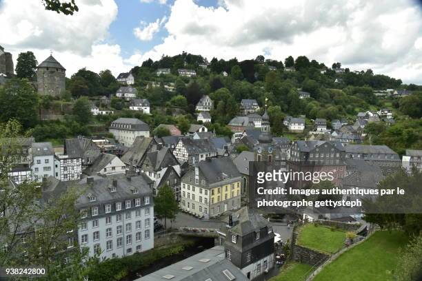 the historical center of monschau in roer valley under cloudy sky - the medieval city of monschau foto e immagini stock