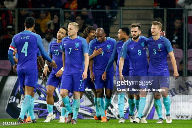 Ryan Babel of Holland celebrates 0-2 with Virgil of Dijk of Holland, Tonny Vilhena of Holland, Memphis Depay of Holland, Donny of de Beek of Holland,...