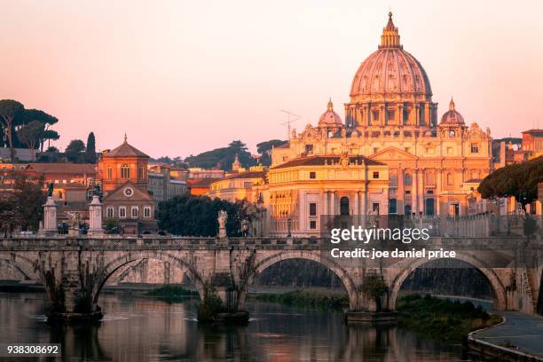 st peter's basilica, the vatican, river tiber, rome, italy - vaticaanstad staat stockfoto's en -beelden